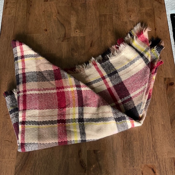 Blanket Scarf - Picture 1 of 2